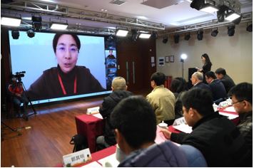 赵威女士通过远程连线参与KOOV挑战赛开幕式