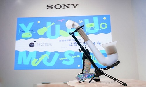 超轻萨克斯在进博会现场展示