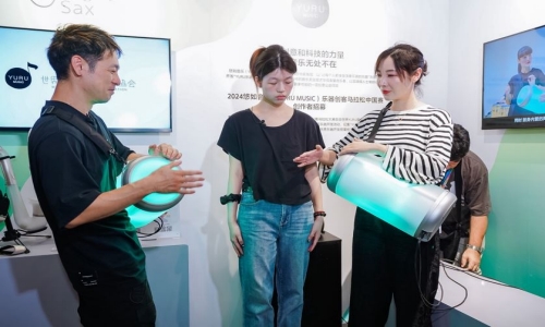 KENTA与女流现场使用抱抱鼓演绎别样《Orange》