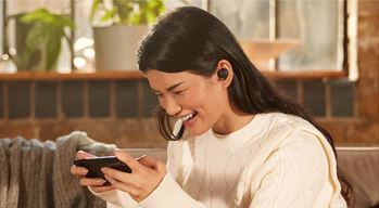 Bluetooth® 蓝牙 5.2 技术，助你沉浸式享受游戏体验